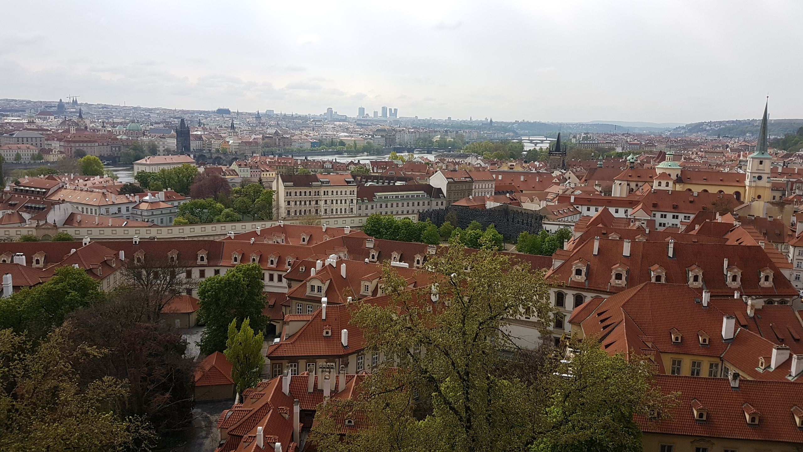 20170427_103450.jpg Blick von der Prager Burg