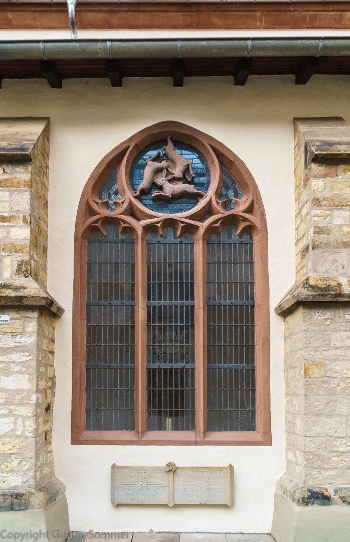 Hasenfenster im Kreuzgang, Dom Paderborn