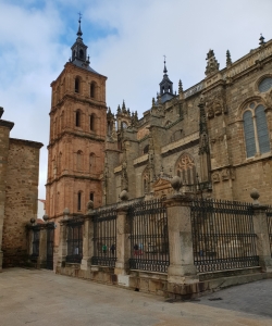 Kathedrale Astorga von der Seite