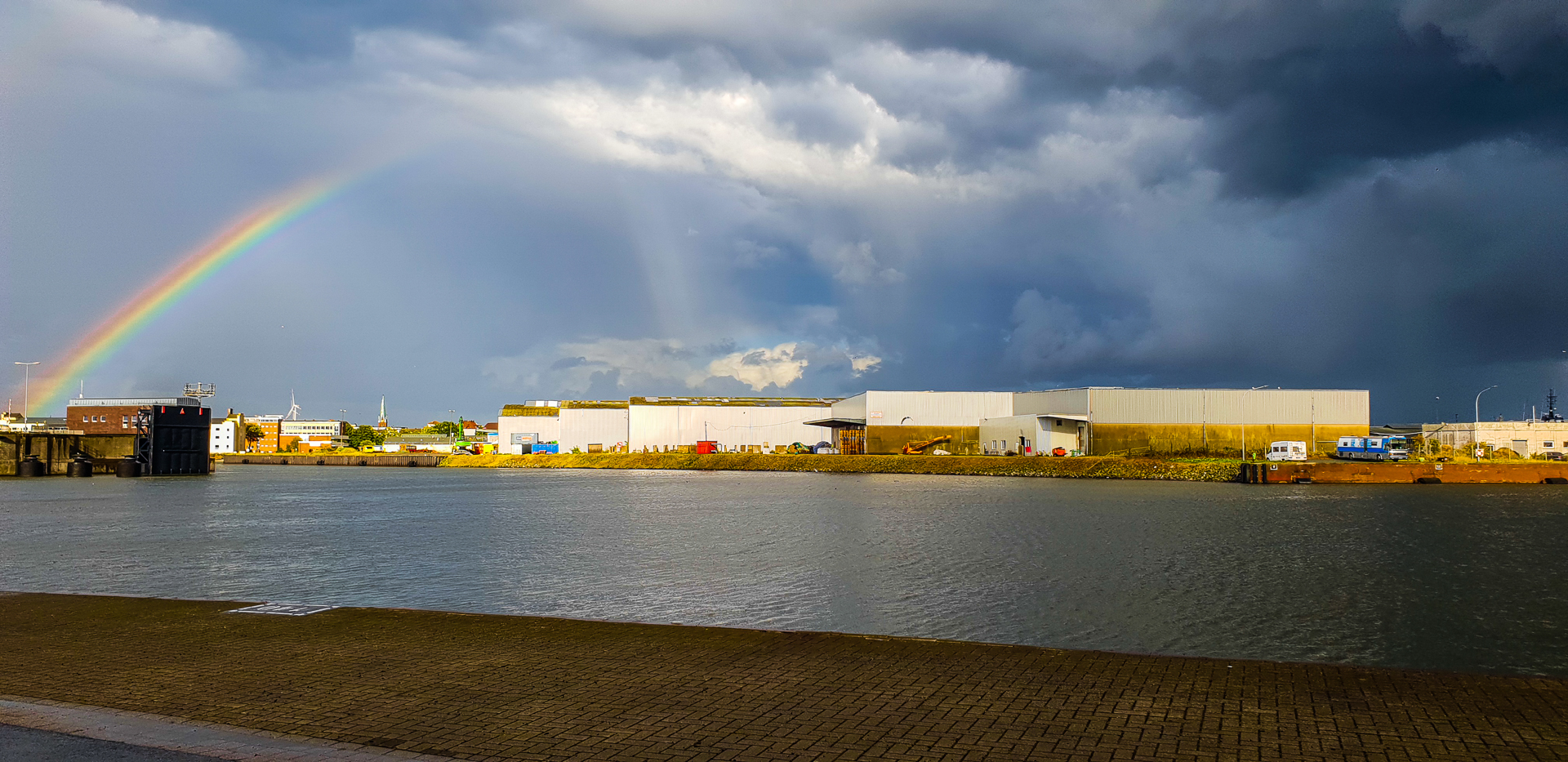 Regenbogen übern Fischerreihafen