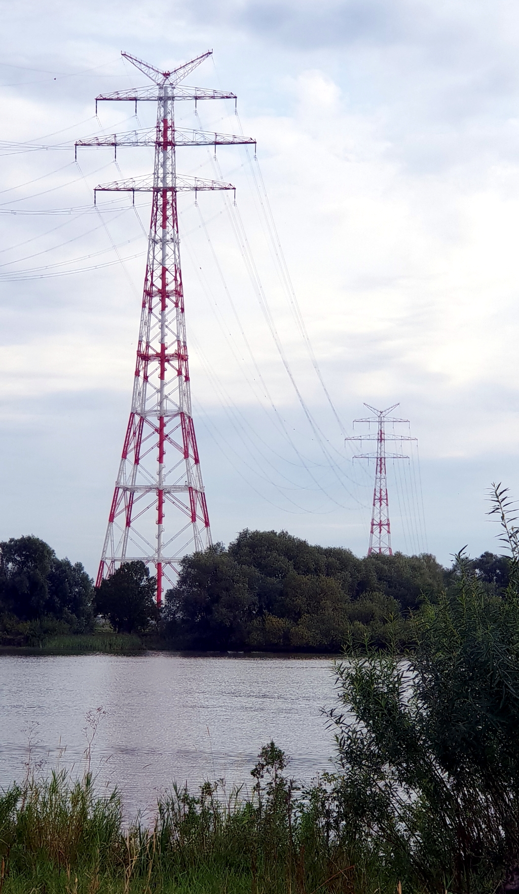 380-kV-Drehstrom-Freileitung über die Elbe